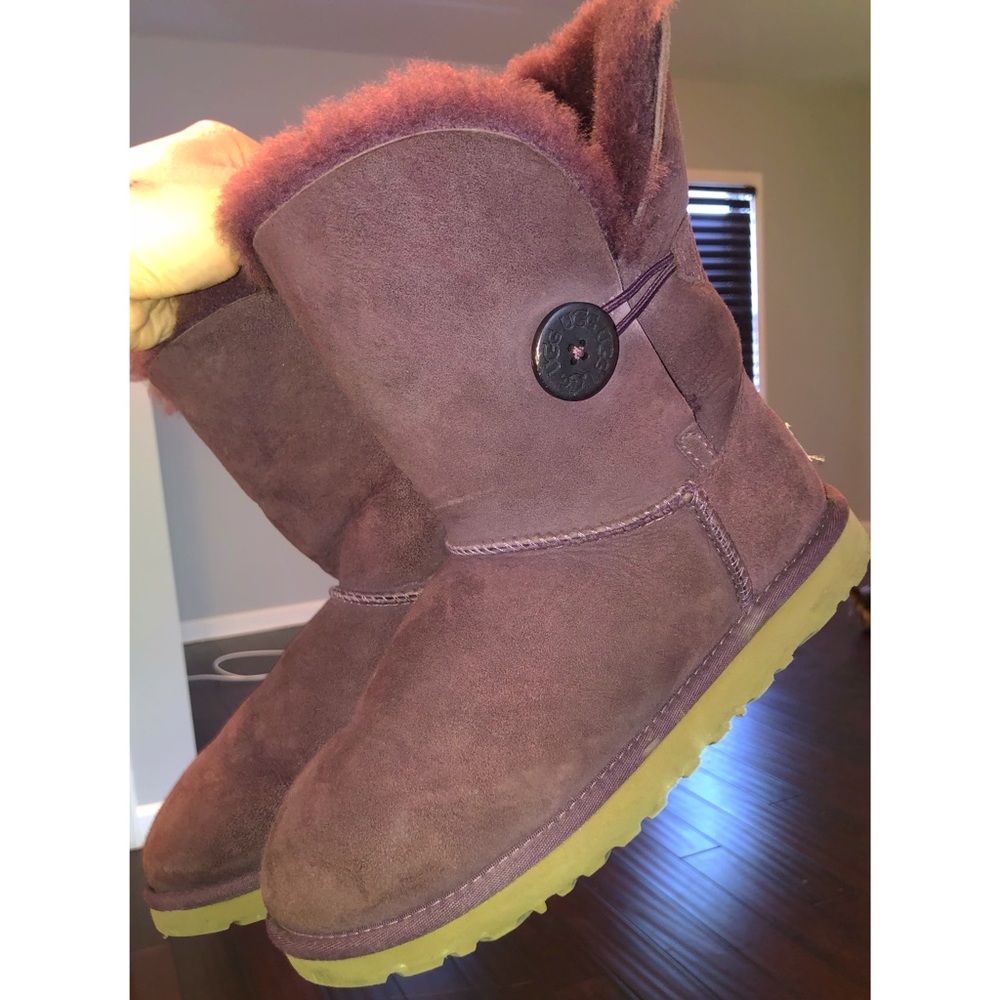 Burgundy bailey button ugg boots